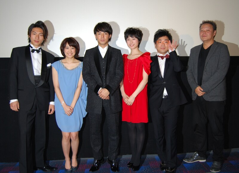 映画「TSY タイムスリップヤンキー」公開初日、舞台挨拶に登壇したキャスト陣と中川監督。