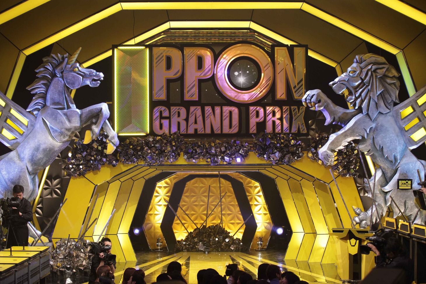 「IPPONグランプリ」の一場面。(c) 2012 フジテレビジョン／吉本興業