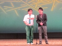 漫才を披露したエレファントジョン。