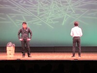 コントを披露したアンジャッシュ。