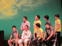 「飲みに連れて行ってほしい」とアピールする後輩チーム。