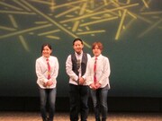 漫才を披露した竹内兄妹。6人兄妹の真ん中3人という竹内兄妹に柴田もビックリ。会場には両親の姿も。