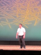 漫談を披露したいけだてつや。