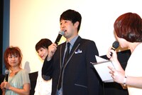 舞台挨拶の様子。