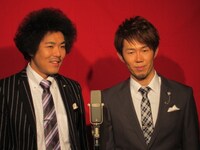 ジャケット撮影に臨んだトータル。