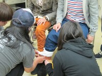 足をしっかり固定。