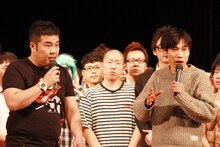 「NSC大ライブ」決勝戦でMCを務めたインパルス（前列）。