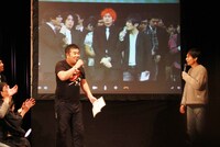 ライブでは大阪会場との中継も行われた。