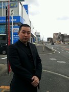 RGが芸人になる前に働いていた店舗。そのサラリーマン時代の表情を再現。(c)やまま