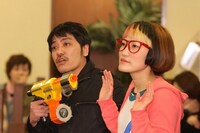 東京・デニーズ馬喰町店にて行われた、NON STYLE石田脚本、演出、出演の芝居「ファミリーレスト乱」。(c)吉本興業