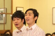 東京・デニーズ馬喰町店にて行われた、NON STYLE石田脚本、演出、出演の芝居「ファミリーレスト乱」。(c)吉本興業