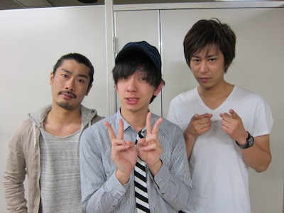 「よしもと若手芸人と楽しむ 沖縄エンジョイツアー」に参加するパンサー。