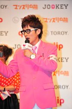 JORKEY記者として登場したオリエンタルラジオ藤森。