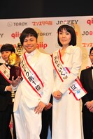 「ブサイク」1位のNON STYLE井上と「ぶちゃいく」1位のアジアン隅田（左から）。