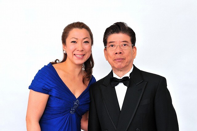 スティーブン・スピルバーグ監督最新作「戦火の馬」の「まなざし大使」を務める、西川きよし、かの子親子。