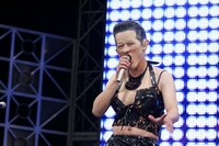「ゴッドタン マジ歌フェスティバル2012」での劇団ひとり。(c)テレビ東京