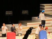 森本の勝利に喜ぶ宮地と大川。