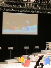 物言いのためVTR判定となったパンサー尾形対ソーセージ山名の戦い。