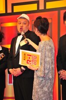 「ナメてる奴の頭をそろばんで叩く」など終始ボケ続けた野性爆弾・川島は「帽子脱げ！」「帰れ！」と何度も宮迫から注意。