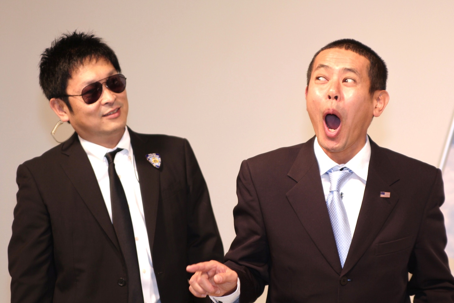 「ユーリカ」の内容を顔芸で表現するノッチ（右）。