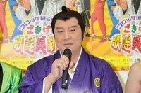 「ごきげん歌謡笑劇団」初回ゲストの里見浩太朗。(c)NHK