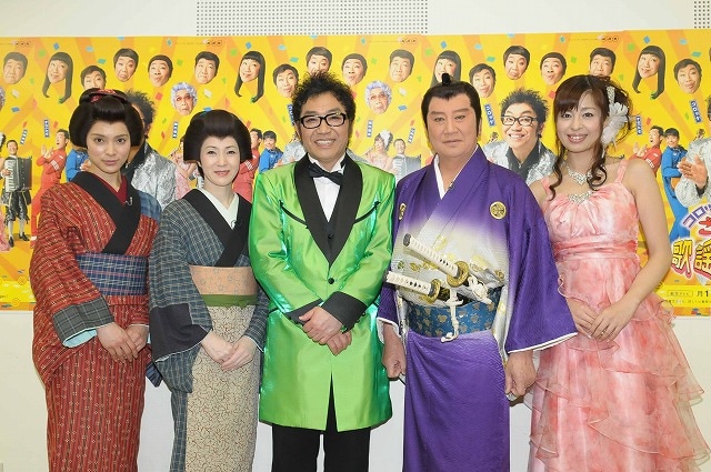 4月からコロッケMCでリニューアルする「ごきげん歌謡笑劇団」。(c)NHK