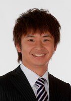 4月スタートの新番組「～明日へ向かってポジティブに！～日曜×芸人」にレギュラー出演するオードリー若林。