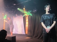 天野川流星の見た目が気になるスタッフ・鈴木。