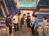 くじらに一番ツッコんだユウキだが、慣れてないためタイミングを外す。