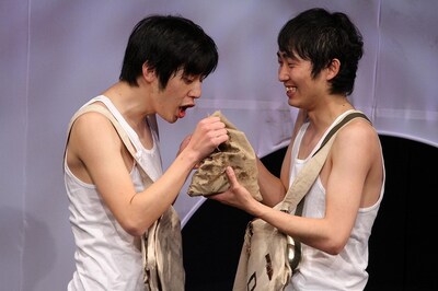 キングコング西野とNON STYLE石田のDVD「ナイスなやつら」一場面。