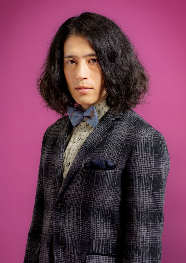 「キャサリン」（関西テレビ・フジテレビ系）でMCを務めるピース又吉。