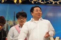 ドランクドラゴン。最近のコントで自分がツッコミを入れても狙いとは違う部分で笑いが起きてしまうことに、鈴木（左）は「今はネタが作りにくい。過渡期にあります」と語った。