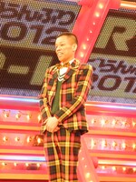 「R-1ぐらんぷり2012」で優勝したCOWCOW多田。