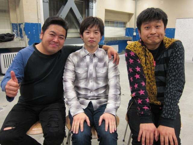 3月21日（水）、東京・下北沢シアター711にて「逆指名コントライブ『大井が書いて大谷と大地がやってます』」を開催するダイノジと大井洋一。