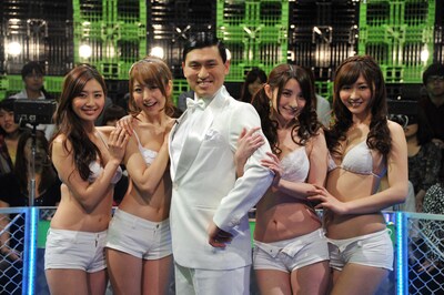 「孫の喜ぶ顔が見たい」主催のオードリー春日。(c)日本テレビ