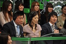 「孫の喜ぶ顔が見たい」実況の矢野武アナウンサー、小島慶子、オードリー若林（左から）。(c)日本テレビ