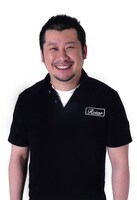 「ytv春休みスペシャル 御近所まる見えバラエティ となりのミタリーノ」で日替わりMCを務めるケンドーコバヤシ。