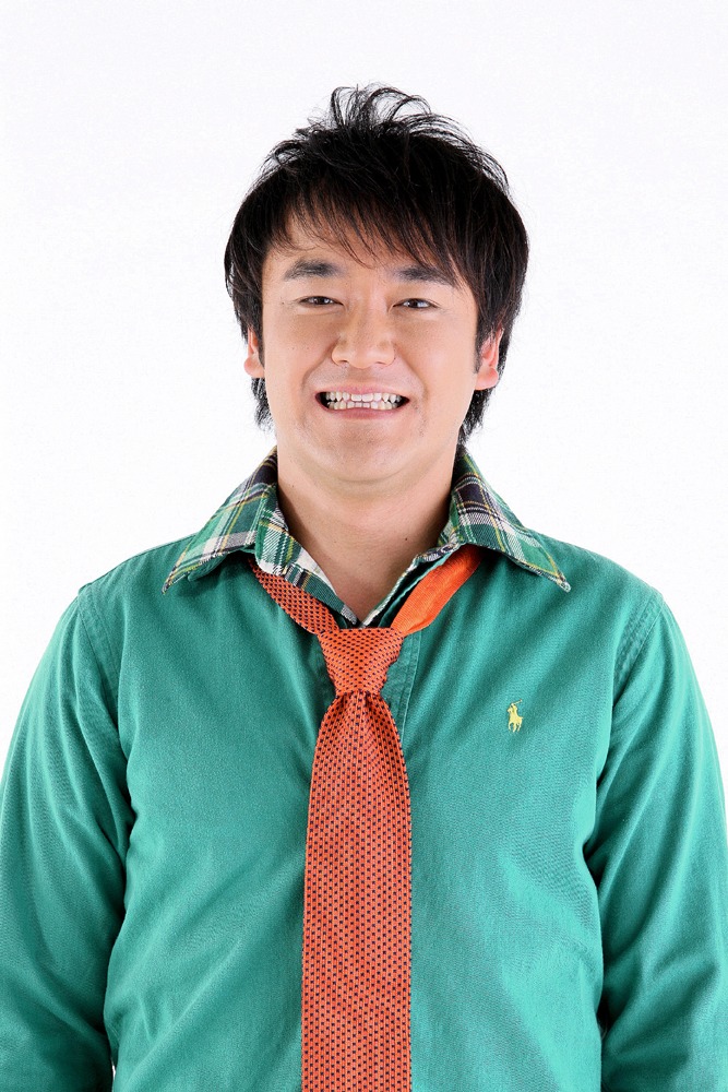 「ytv春休みスペシャル 御近所まる見えバラエティ となりのミタリーノ」で日替わりMCを務めるたむらけんじ。