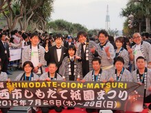 茨城県筑西市の地域発信型映画「またいつか夏に。」より、フルーツポンチ、オスペンギンほか。