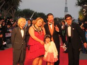 地域発信型映画「SPOTLIGHT」より、渡辺直美、木村祐一ほか。