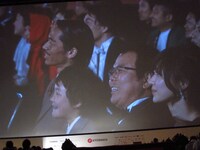 オープニングセレモニーで、巨大スクリーンに映し出されたほんこん。