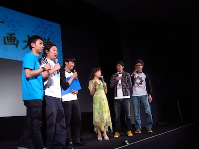 「熟女芸人がむっちり解説俺流エロ　五月みどりのかまきり夫人の告白」トークショー＆生オーディオコメンタリーに出演した天津・木村、ピース綾部、ロバート、五月みどり。