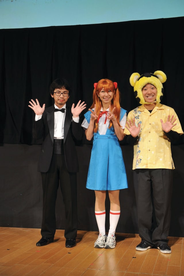 「ロケみつTHE MOVIE このさきのむこうに」の舞台挨拶に登場した桜 稲垣早希、月亭八光、有本洋監督。