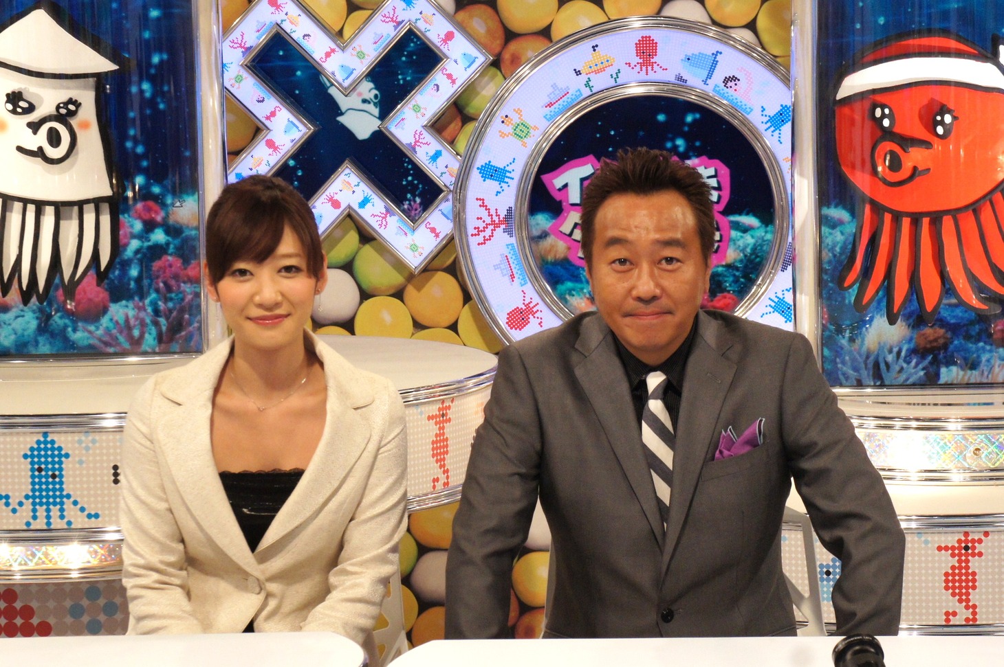さまぁ～ず三村（右）と、吉田明世TBSアナウンサー（左）。