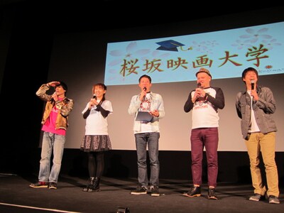 「アメコミ好き芸人と楽しむスーパームービー！キック・アス トークショー＆生オーディオコメンタリー」に登場したサバンナ高橋、ザ・プラン9・なだぎ武、野性爆弾、桜 稲垣早希。