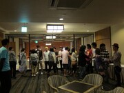 最後は会場の外でお見送り。