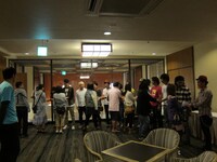 最後は会場の外でお見送り。