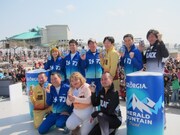 「ジョージアちばりよー！」エメマン芸人が新デザイン缶披露