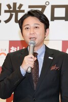 有吉弘行。記者から「力を入れてPRしていきたい部分はありますか？」と質問されると、なでしこジャパンで有名にもなった「熊野筆」などを推薦していた。