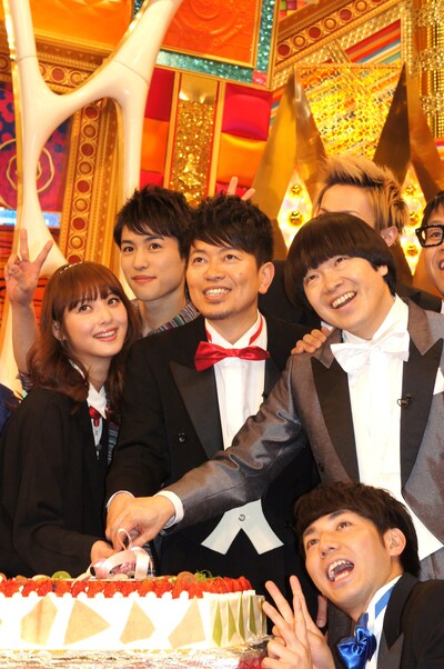 新番組「みんなのアメカン」にレギュラー出演する佐々木希、雨上がり決死隊ら。